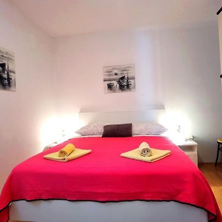 Apartments & Rooms Milena Vodice Exterior photo