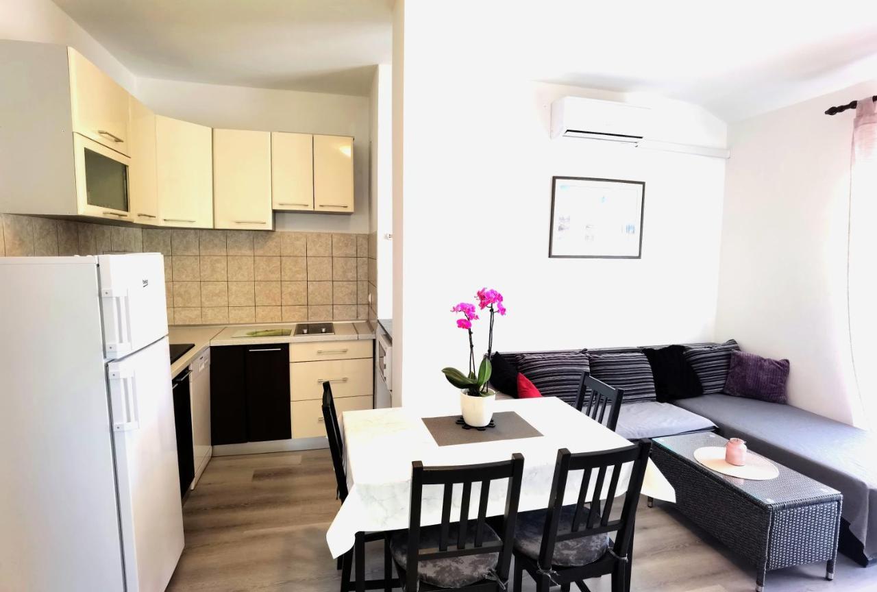 Apartments & Rooms Milena Vodice Exterior photo